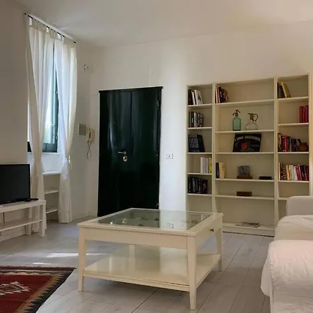 Campo Dei Fiori Holiday Apartment *